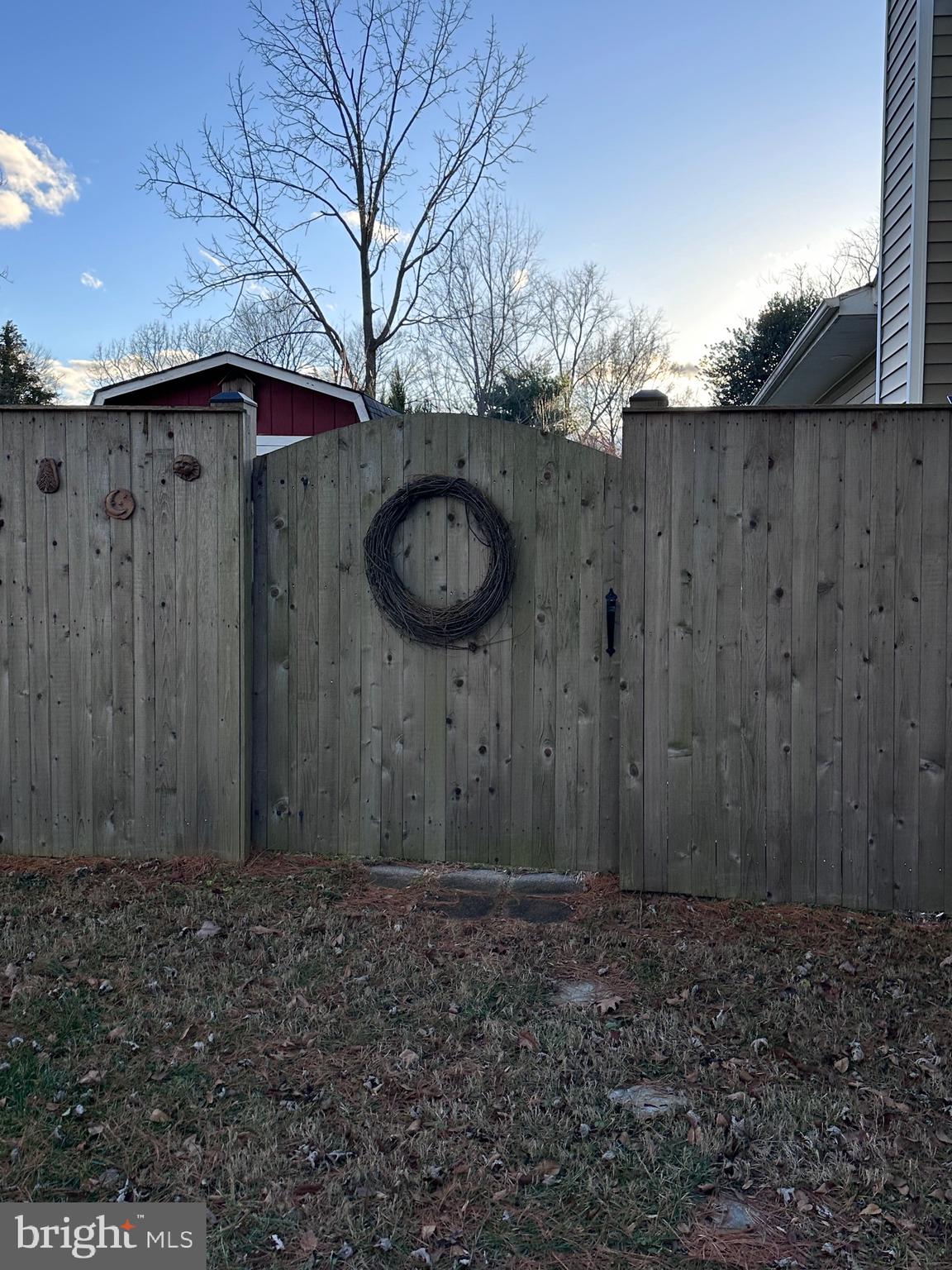 ROLLING KNOLLS - Residential