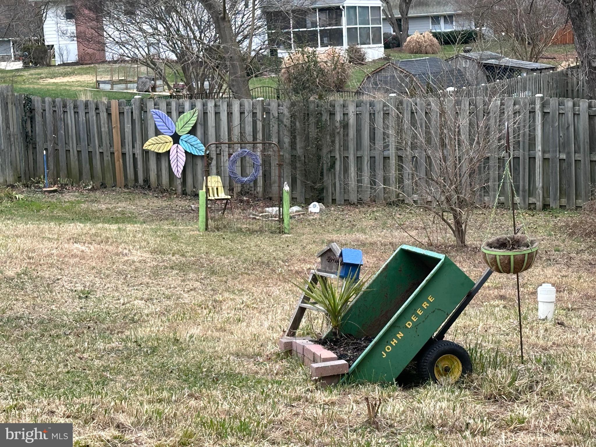 ROLLING KNOLLS - Residential