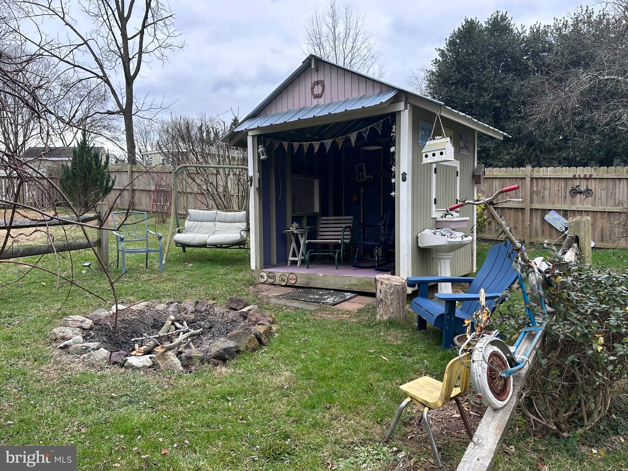 ROLLING KNOLLS - Residential