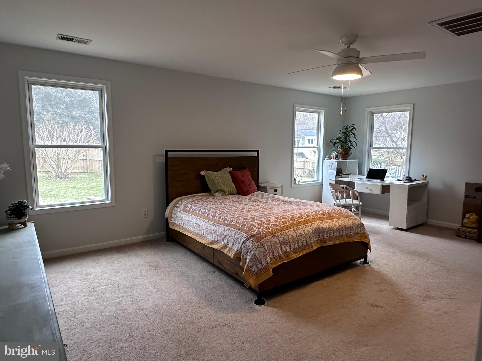 ROLLING KNOLLS - Residential