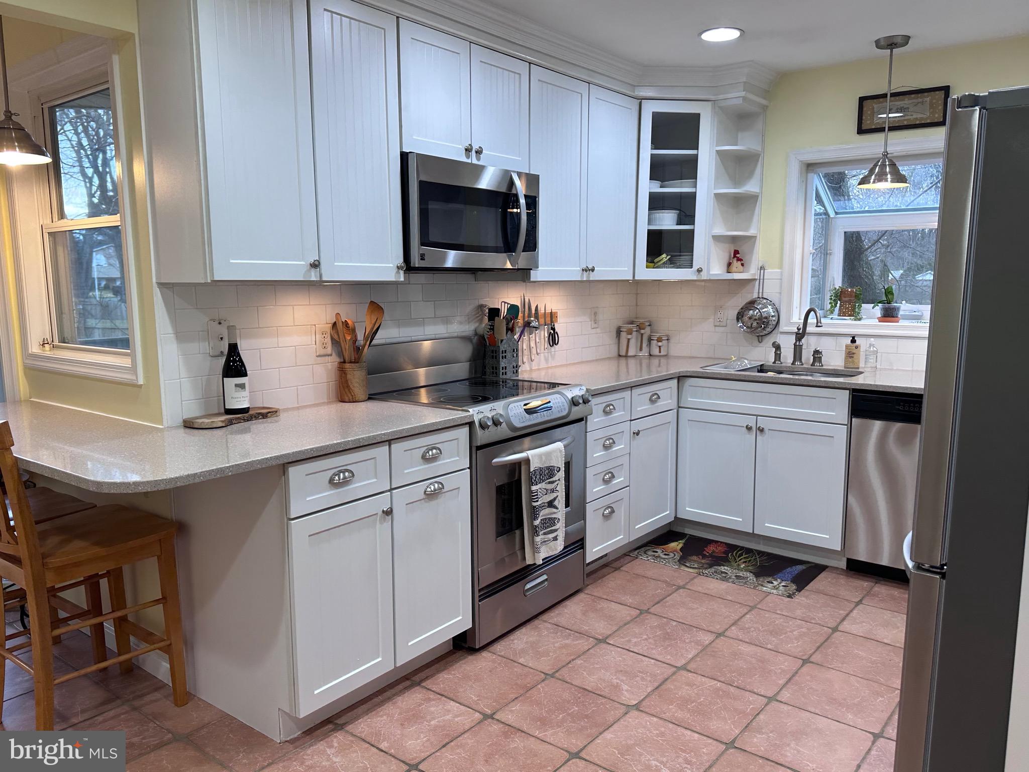 ROLLING KNOLLS - Residential