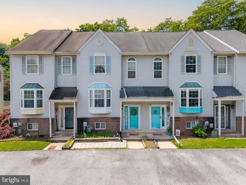 Townhouse For Sale - 1013 San Remo Court<br/> BEAR, DE 19701