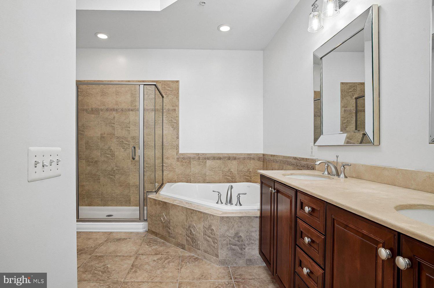 GRANDVIEW AT ANNAPOLIS TOWNE CENTRE - Residential