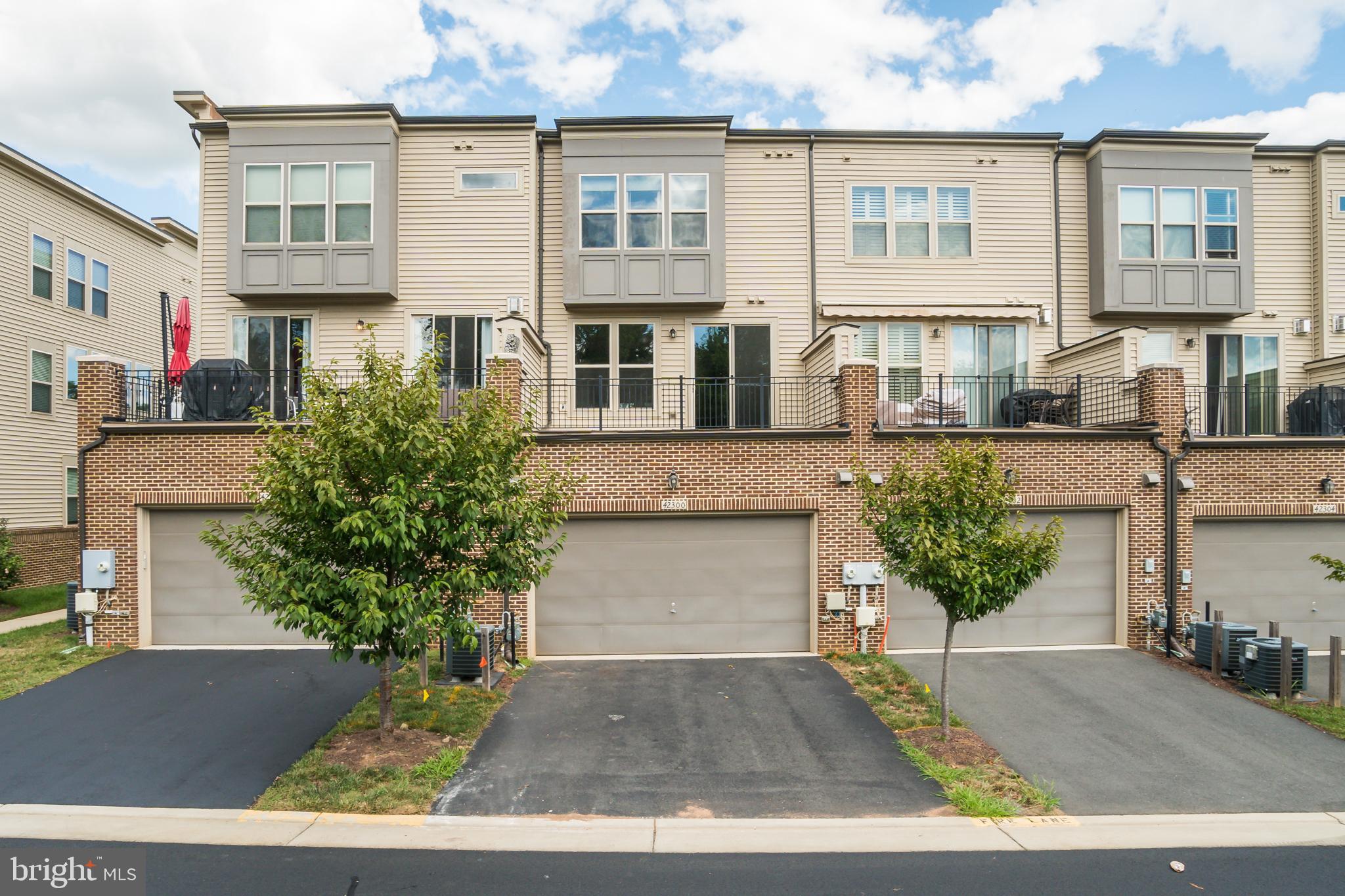 BRAMBLETON TOWN CENTER - Residential Lease