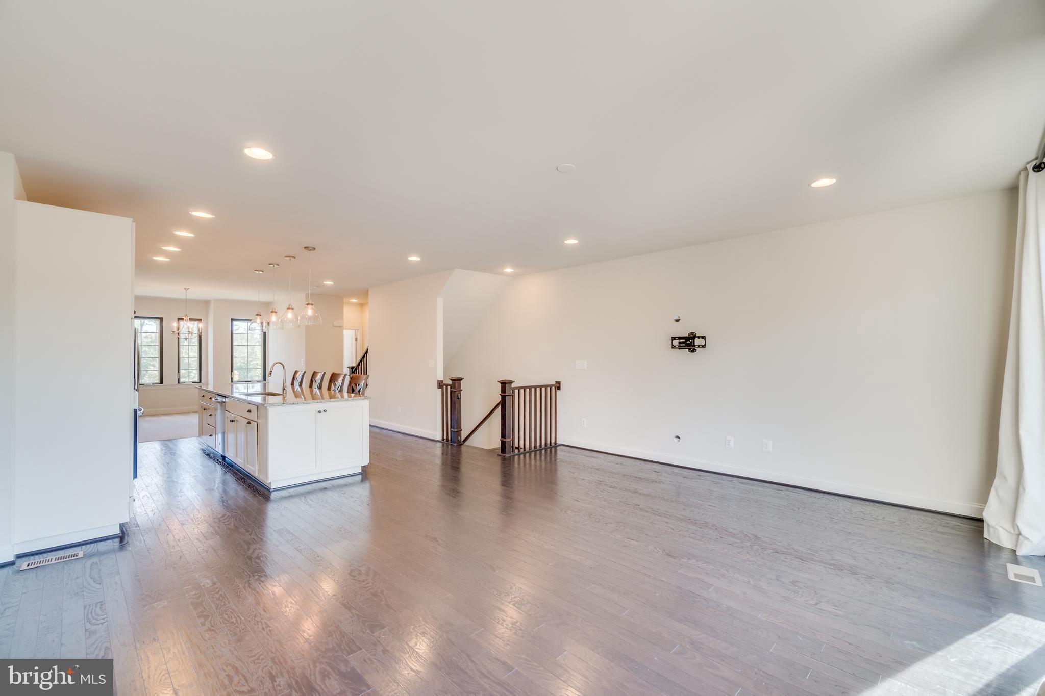 BRAMBLETON TOWN CENTER - Residential Lease