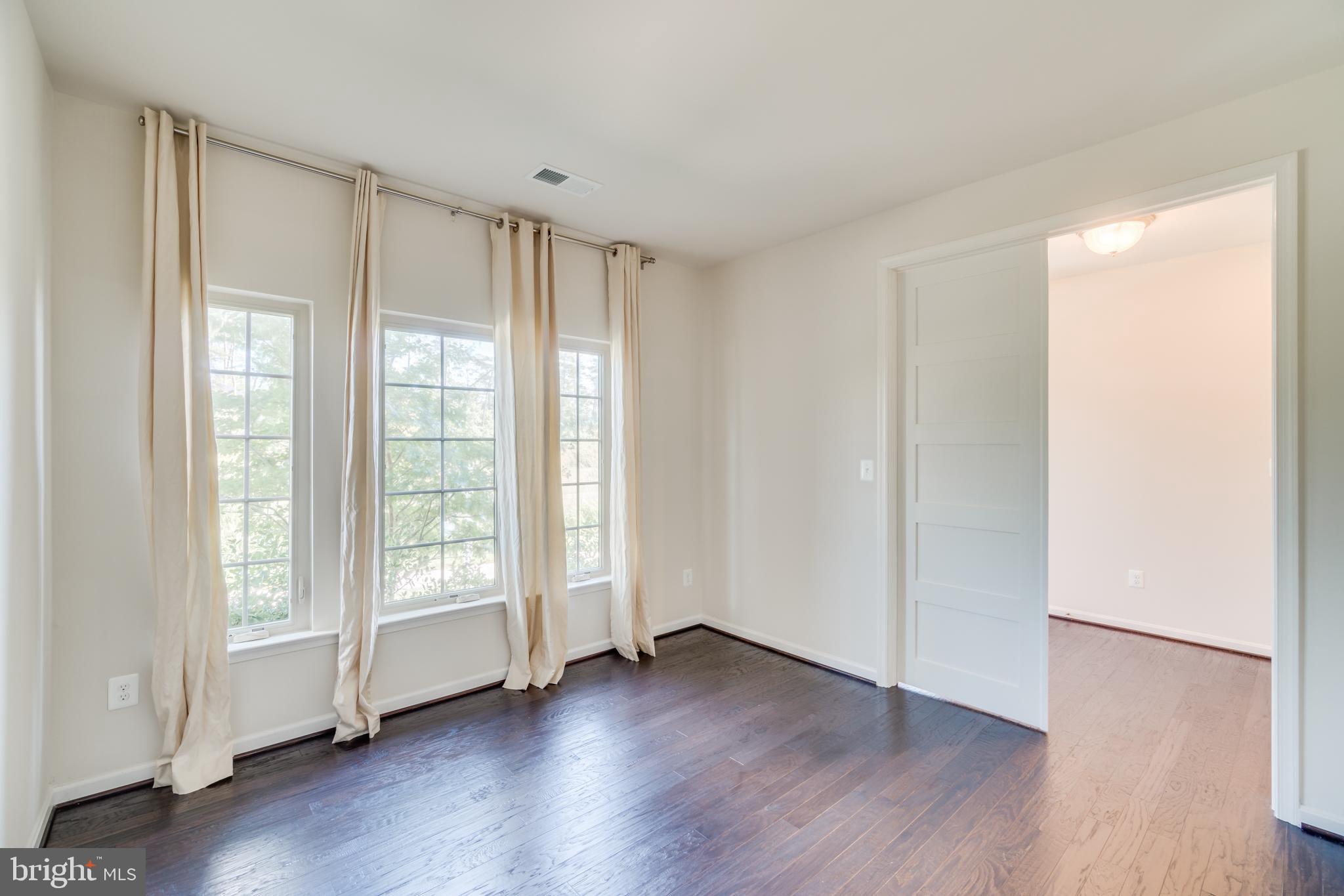 BRAMBLETON TOWN CENTER - Residential Lease