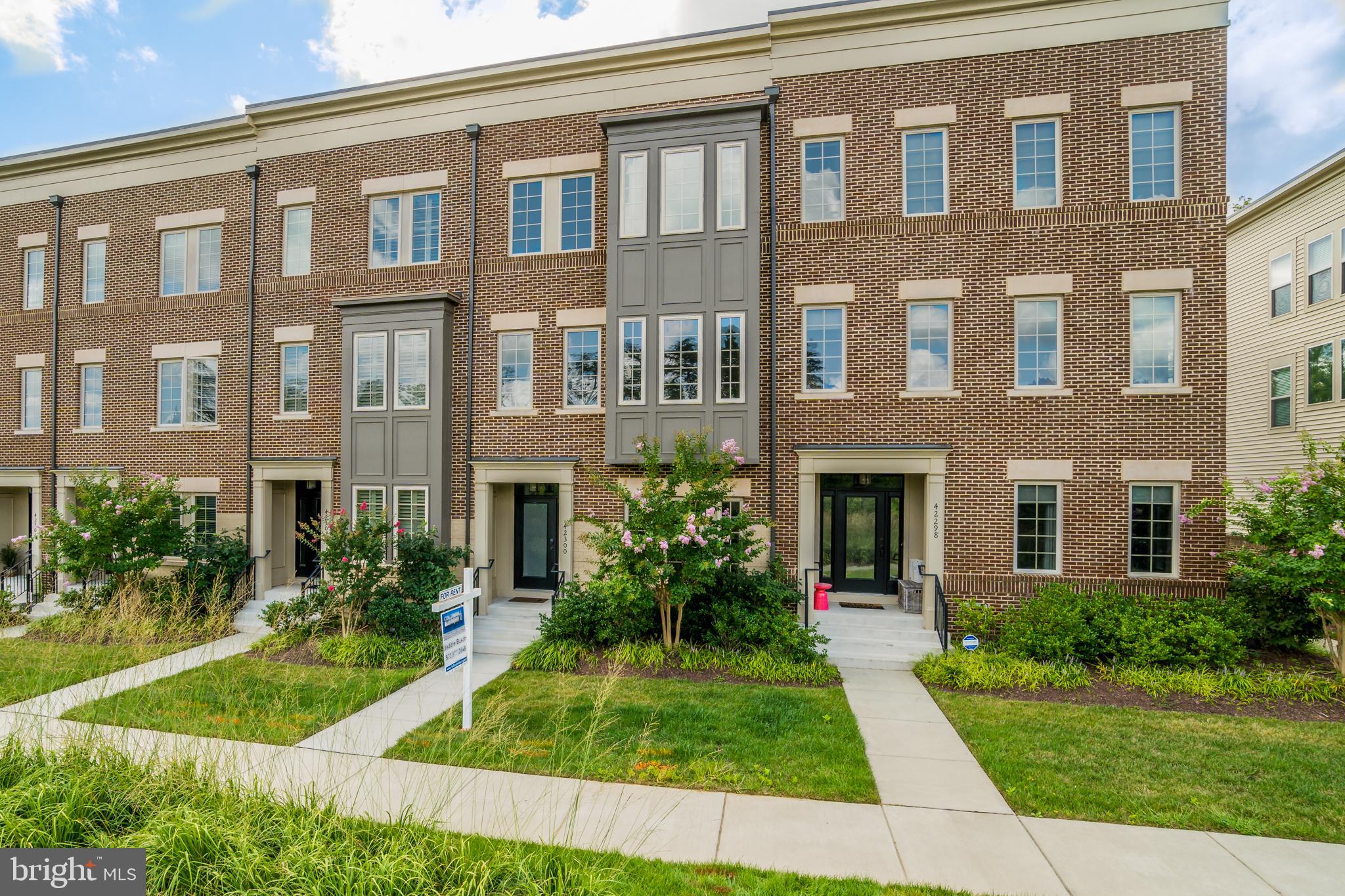 BRAMBLETON TOWN CENTER - Residential Lease