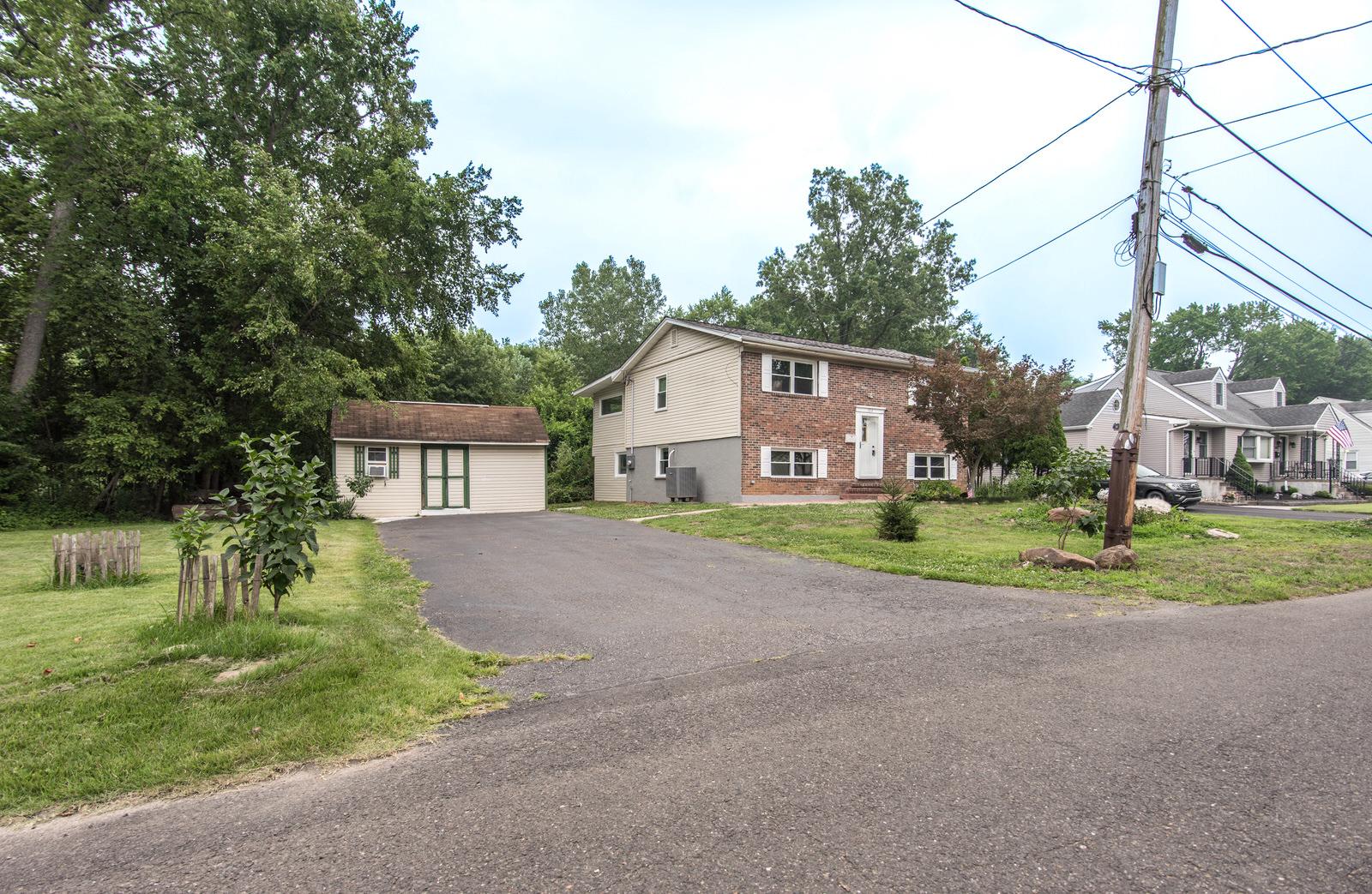 313 WYOMING AVENUE