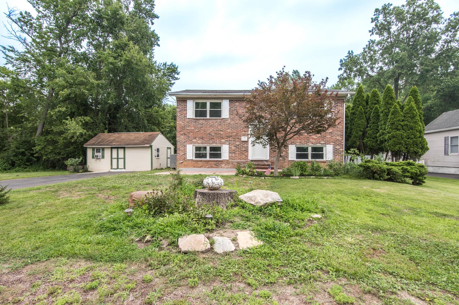 313 WYOMING AVENUE