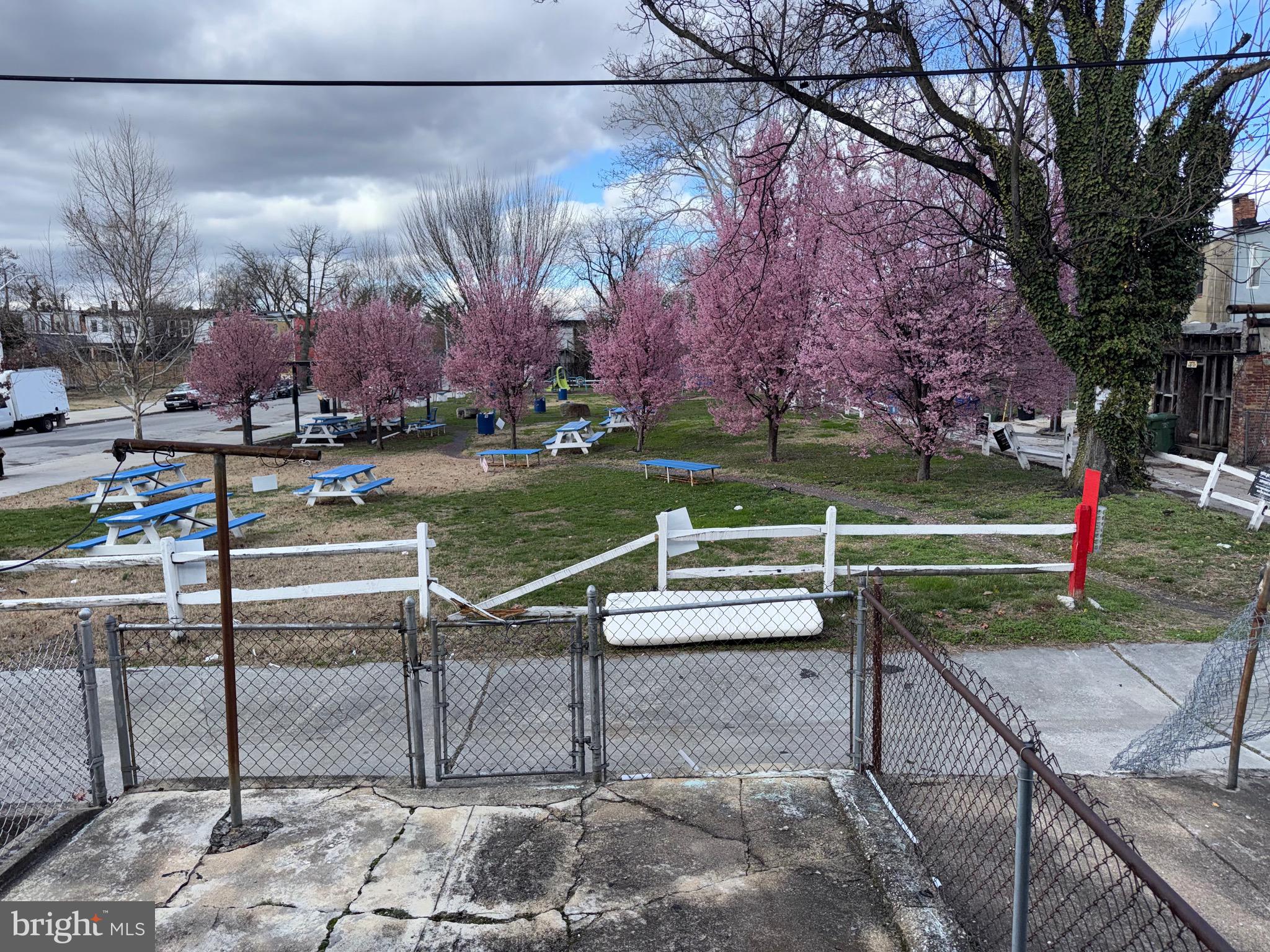 SANDTOWN-WINCHESTER - Residential