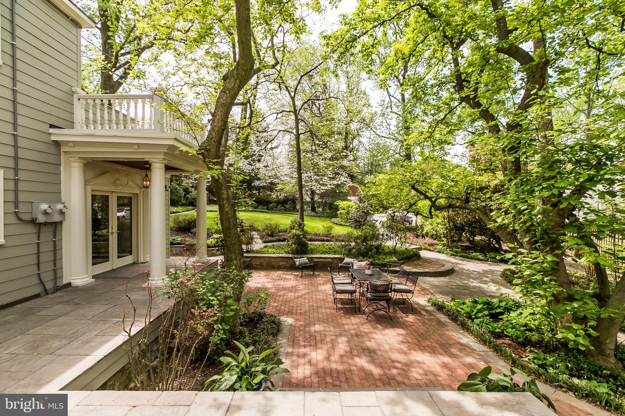 ROLAND PARK - Residential