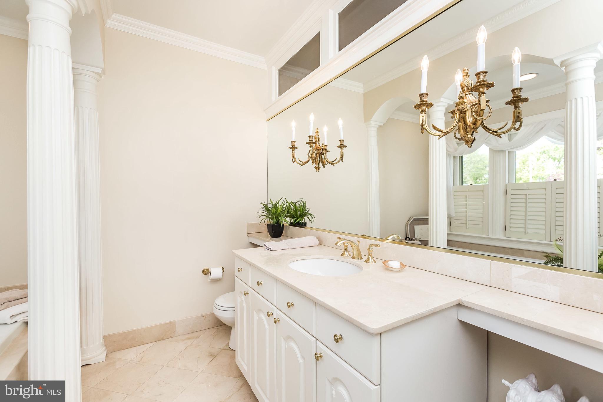 ROLAND PARK - Residential