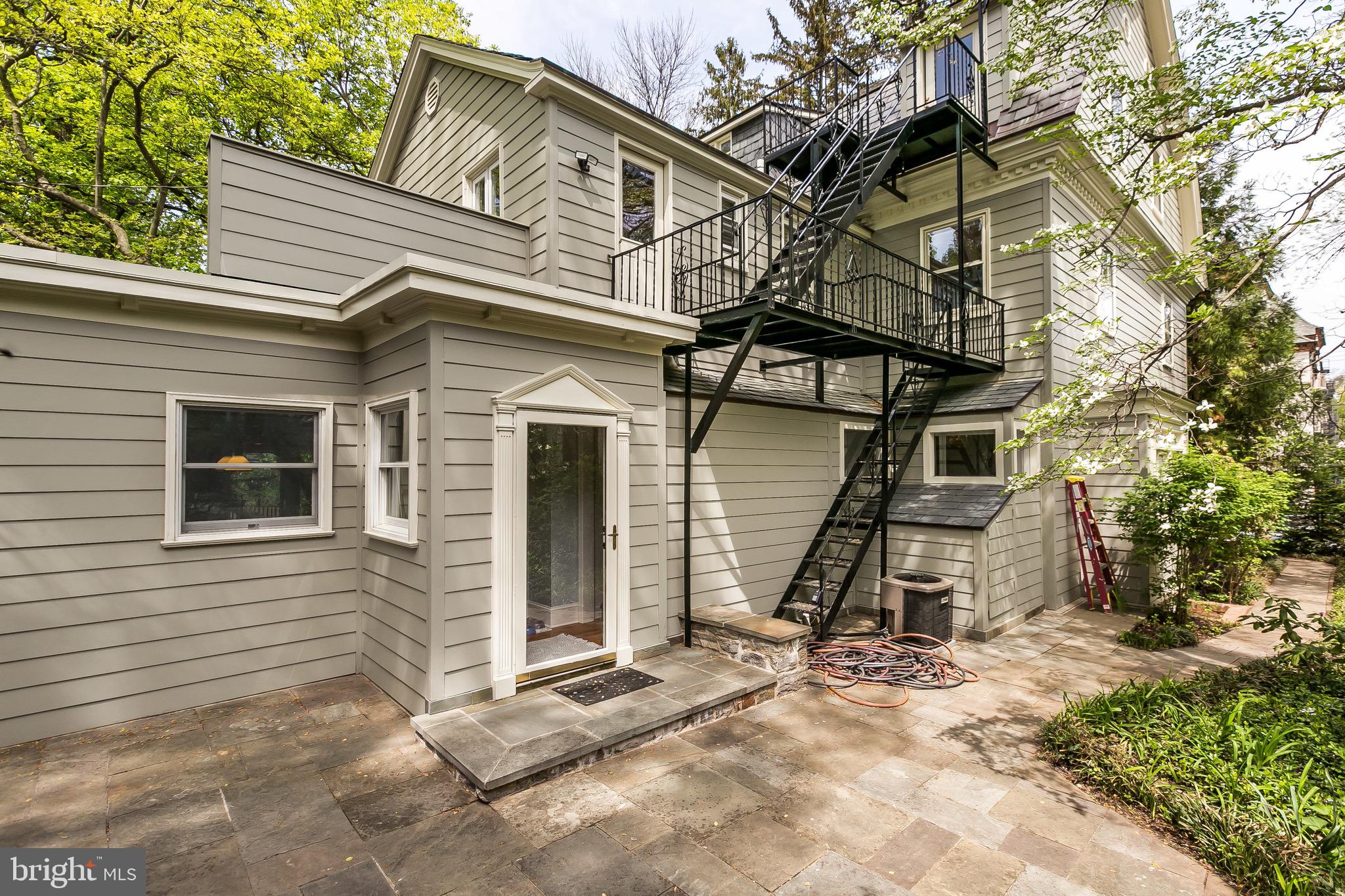 ROLAND PARK - Residential