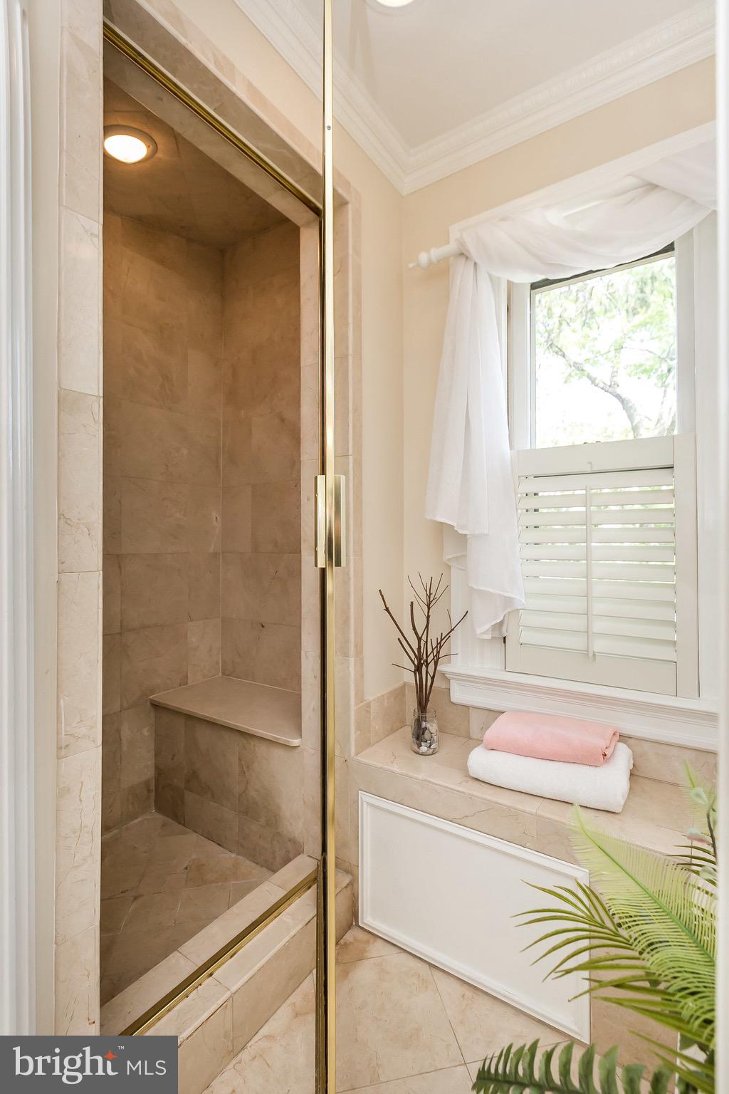 ROLAND PARK - Residential