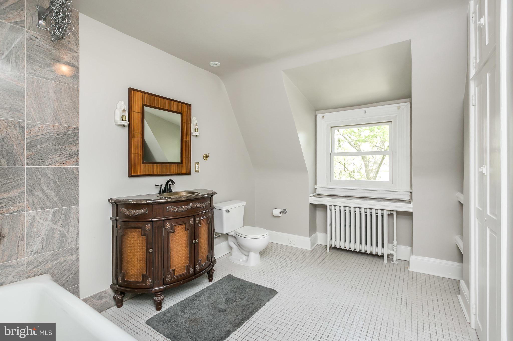 ROLAND PARK - Residential