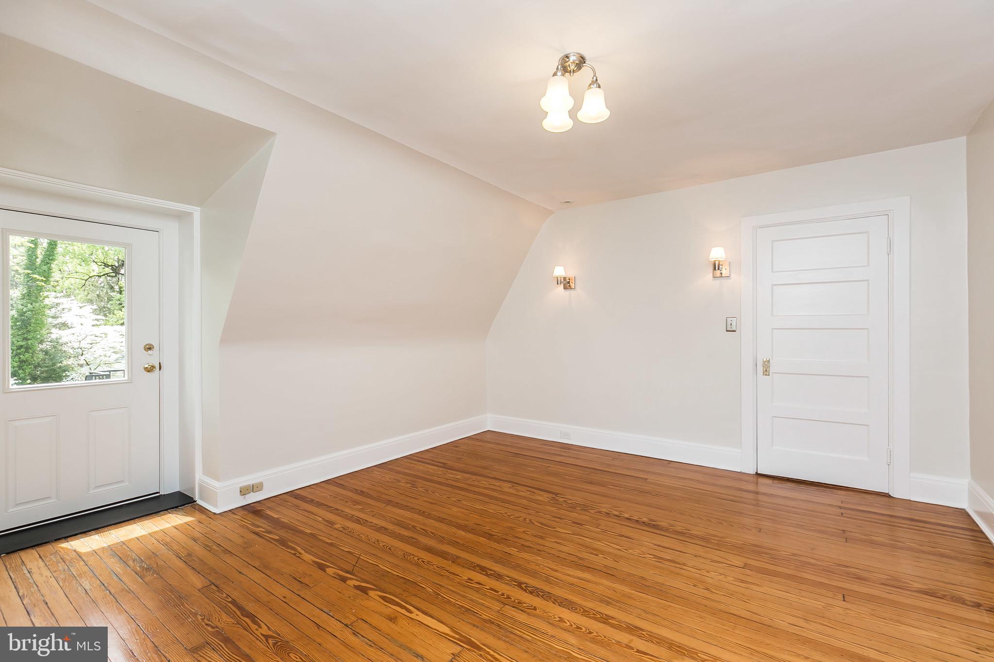 ROLAND PARK - Residential