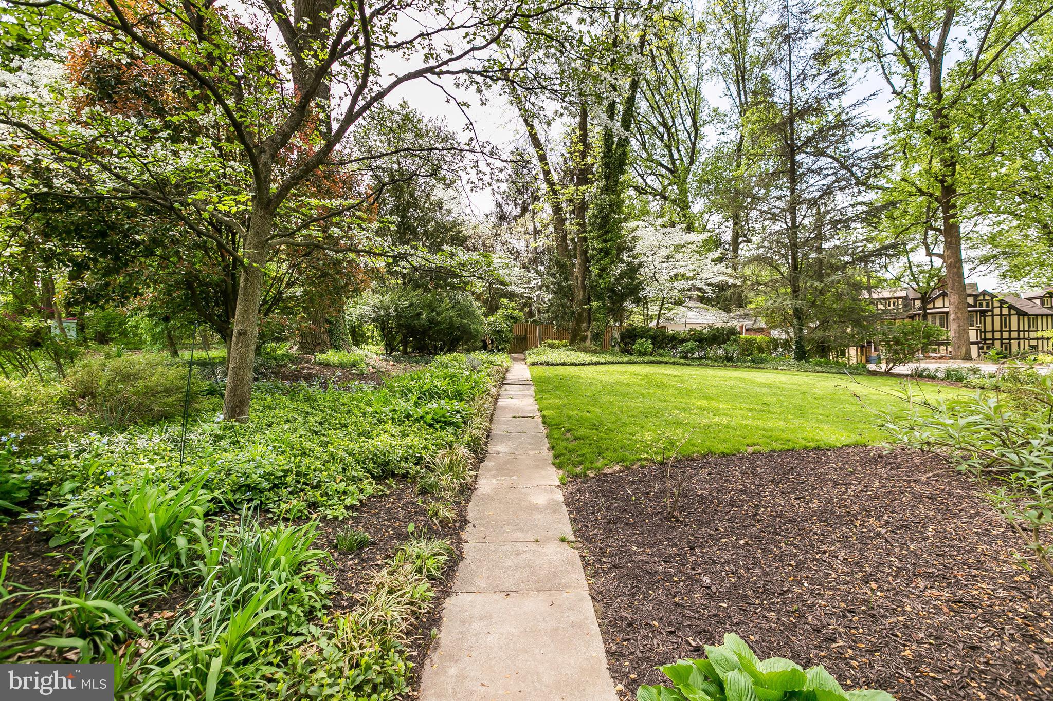 ROLAND PARK - Residential