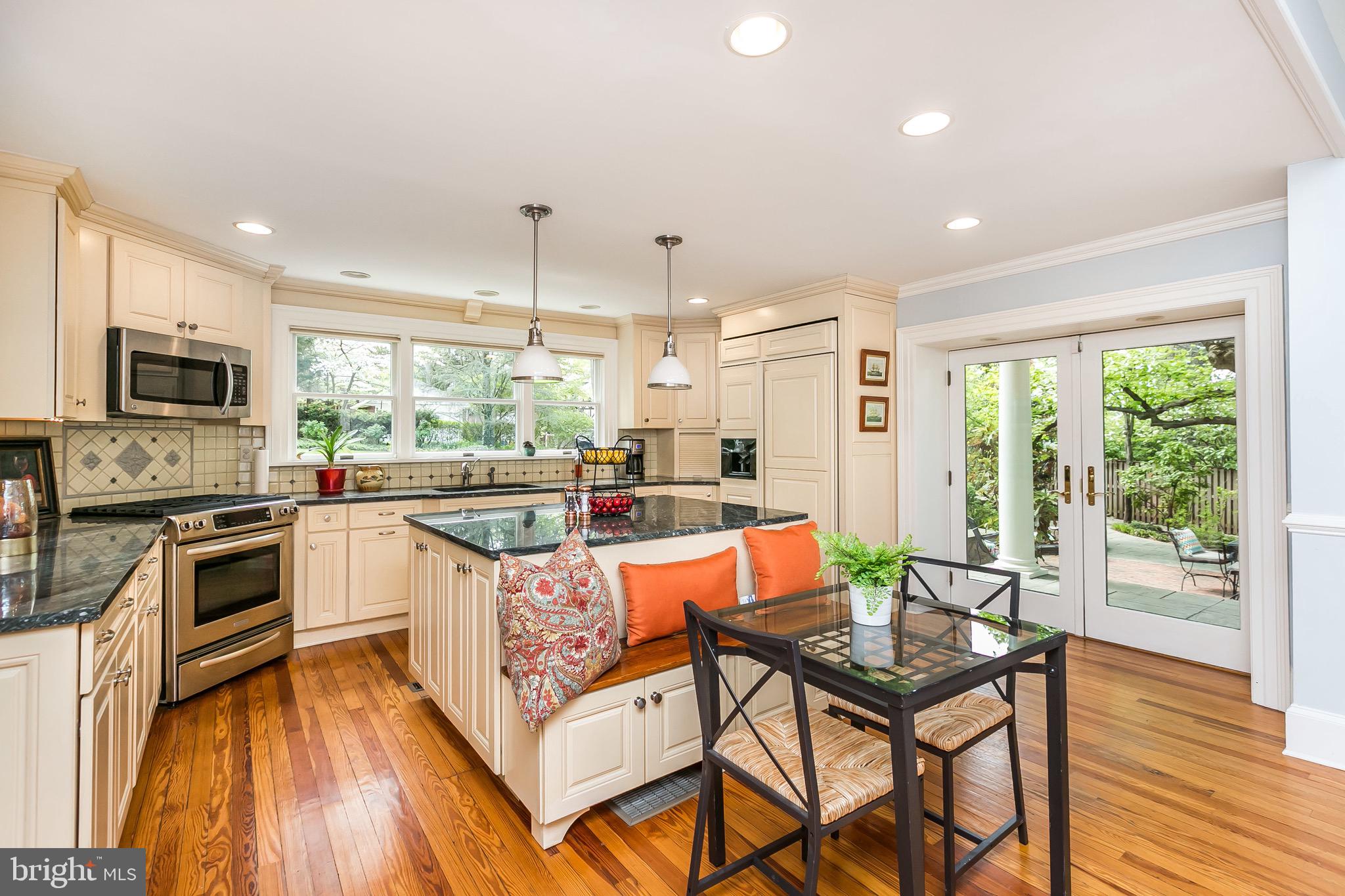 ROLAND PARK - Residential