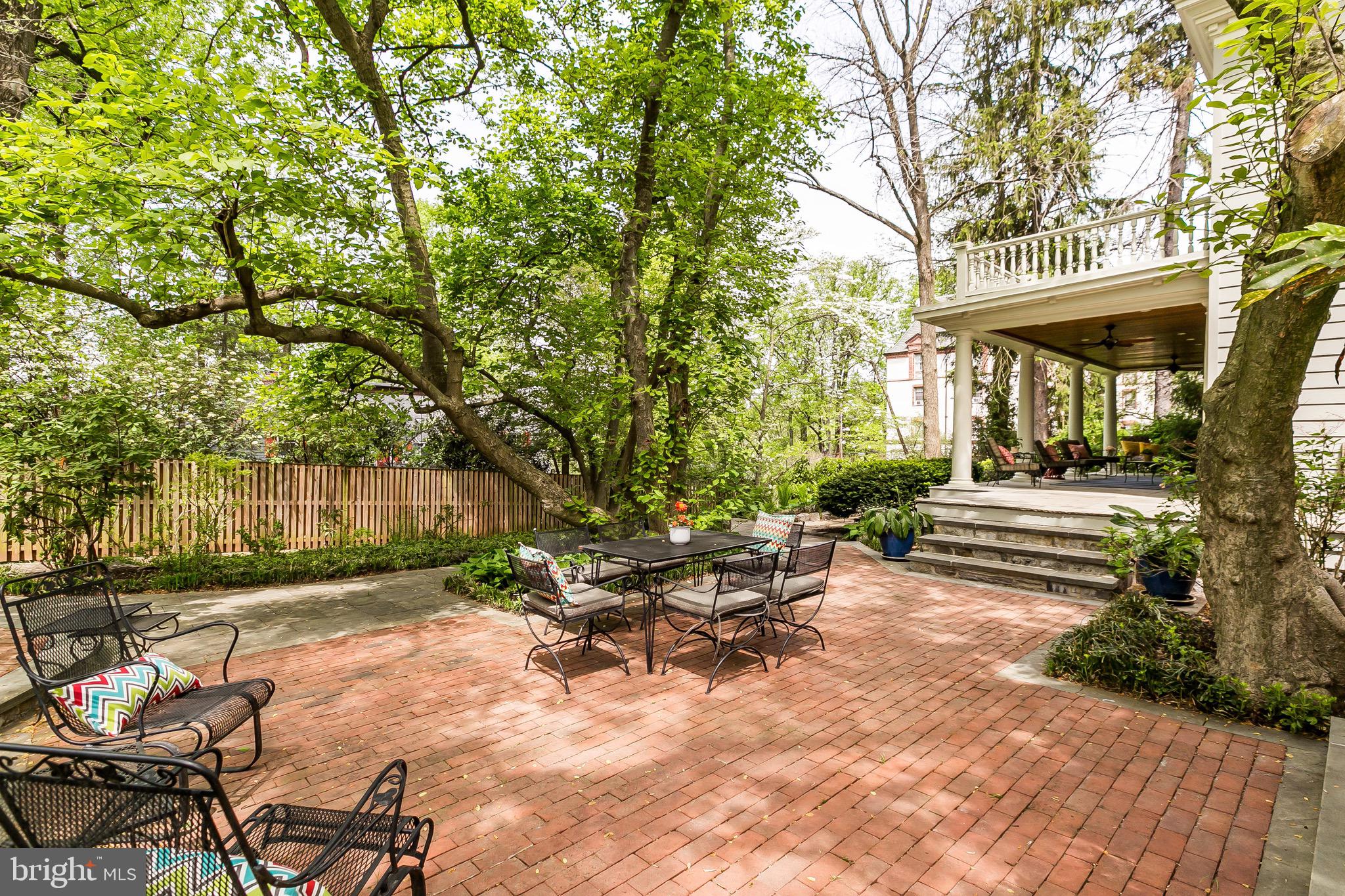 ROLAND PARK - Residential