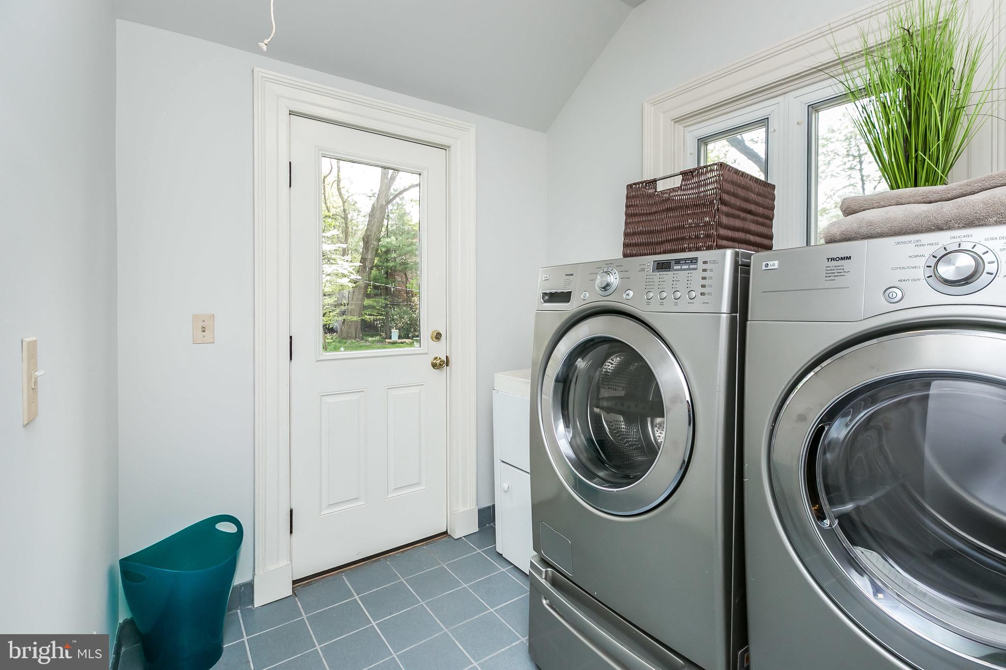 ROLAND PARK - Residential