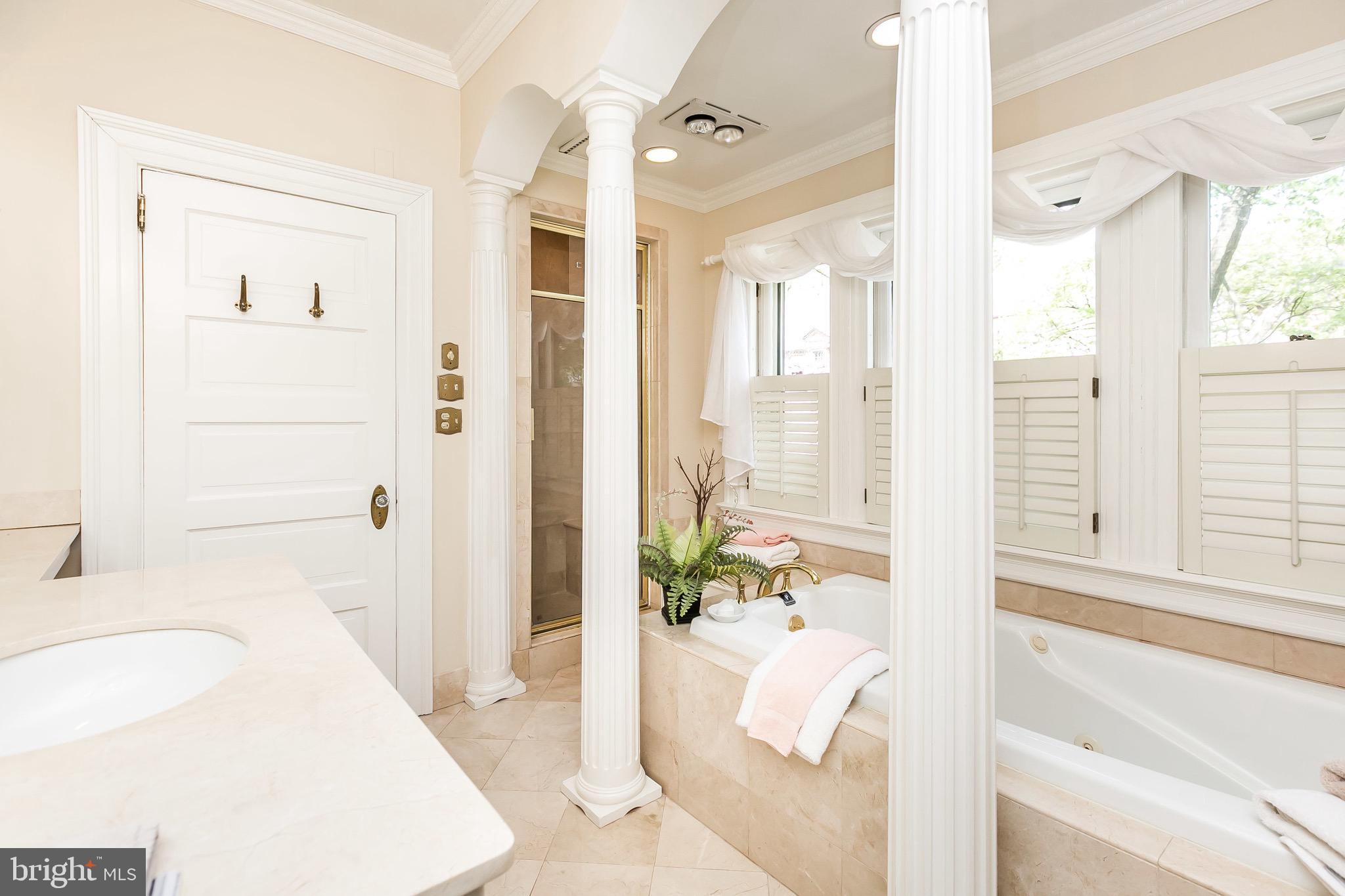 ROLAND PARK - Residential