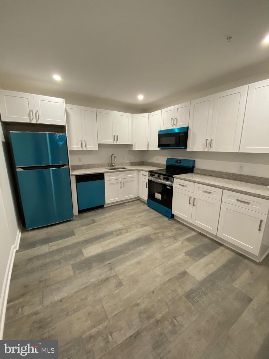 BRAND NEW CONSTRUCTION.  Luxury style apartment features a spacious kitchen with white shaker style cabinetry, granite countertops, stainless steel appliances (stove, microwave, refrigerator and dishwasher), living room, three spacious bedrooms and two full baths.  Additional features include: waterproof laminate wood flooring, recessed lighting, central air conditioning, a lead glass accent window, exposed brick, 6 paneled doors, decorative fireplace with mantle, rear parking lot and common entryway featuring large windows and an industrial rod iron staircase.  

This rental is conveniently located to casual and fine dining, downtown entertainment, the Coventry Mall, public transportation and Montgomery County Community College. Shown by appointment only.