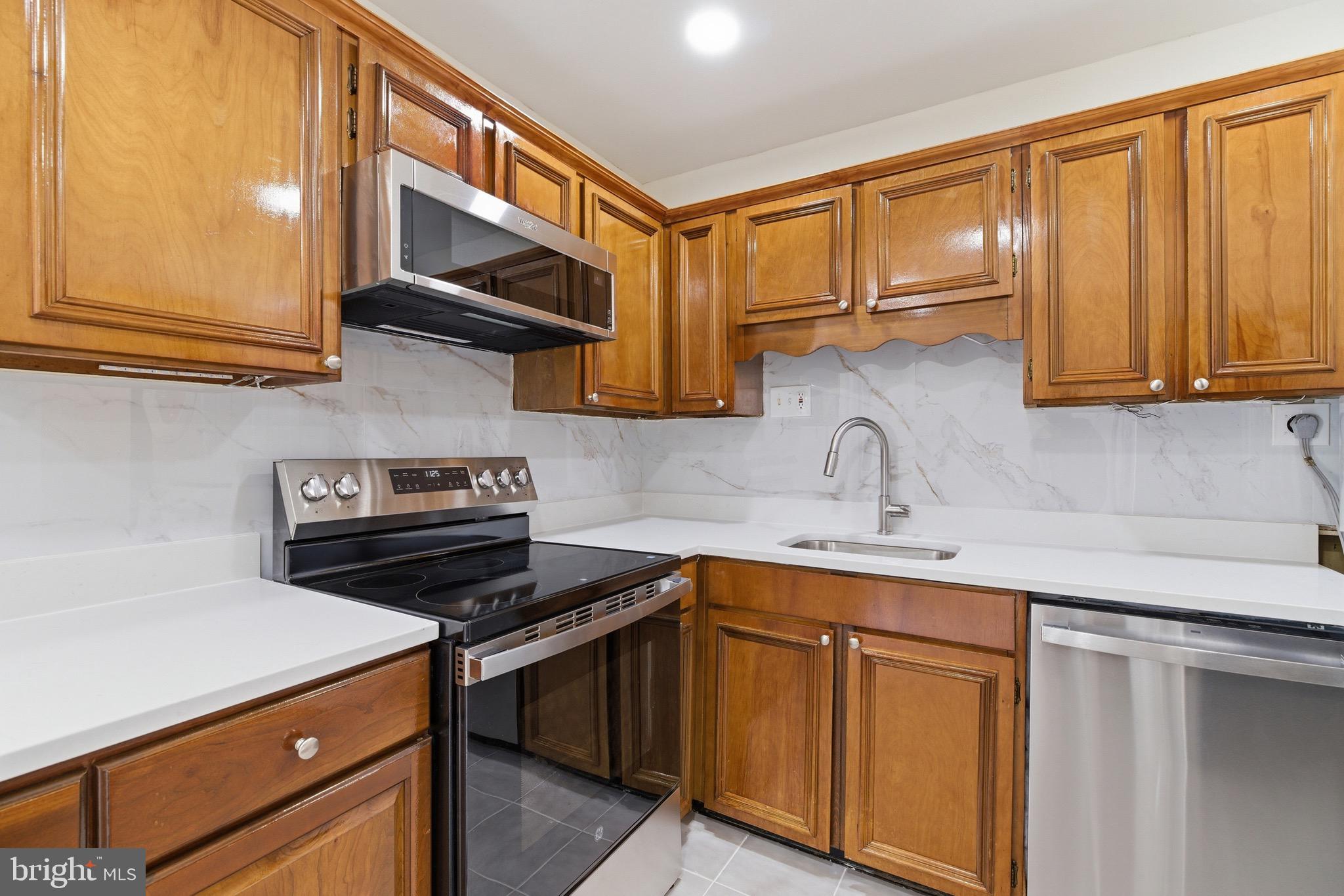 PEMBROOK OF LOUDOUN - Residential