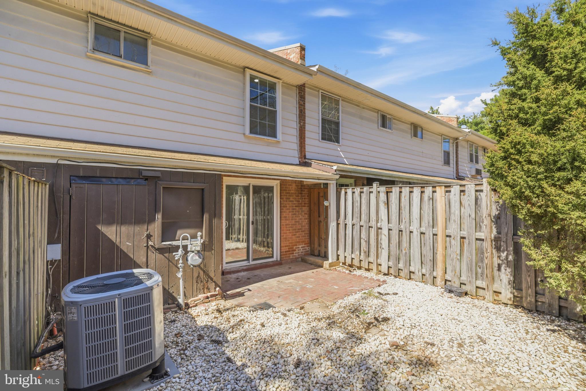 PEMBROOK OF LOUDOUN - Residential