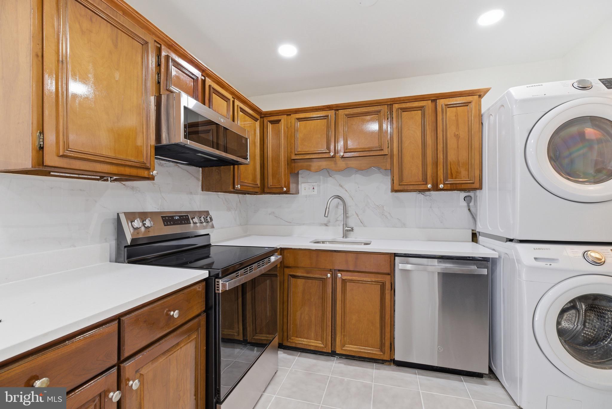 PEMBROOK OF LOUDOUN - Residential