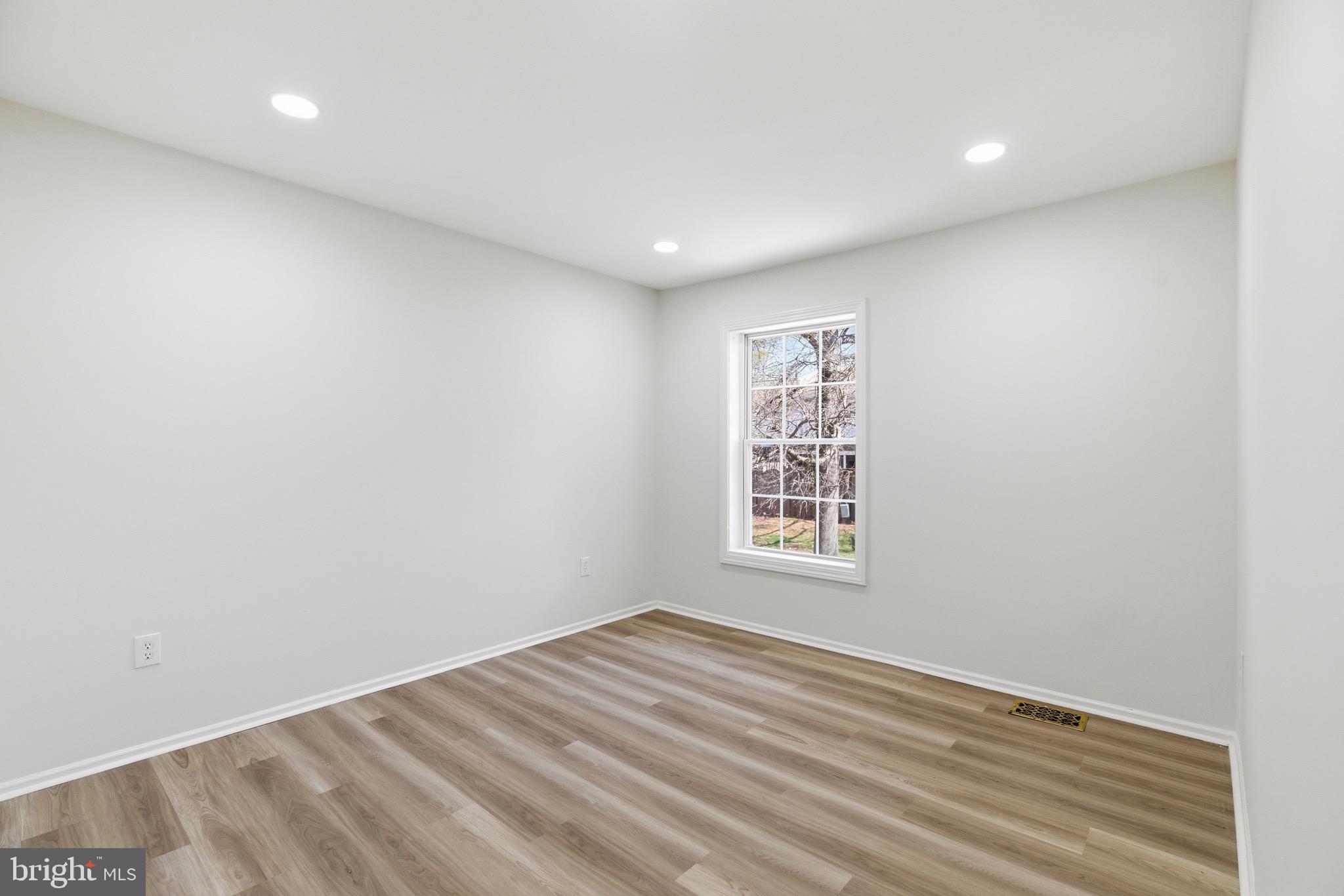 PEMBROOK OF LOUDOUN - Residential