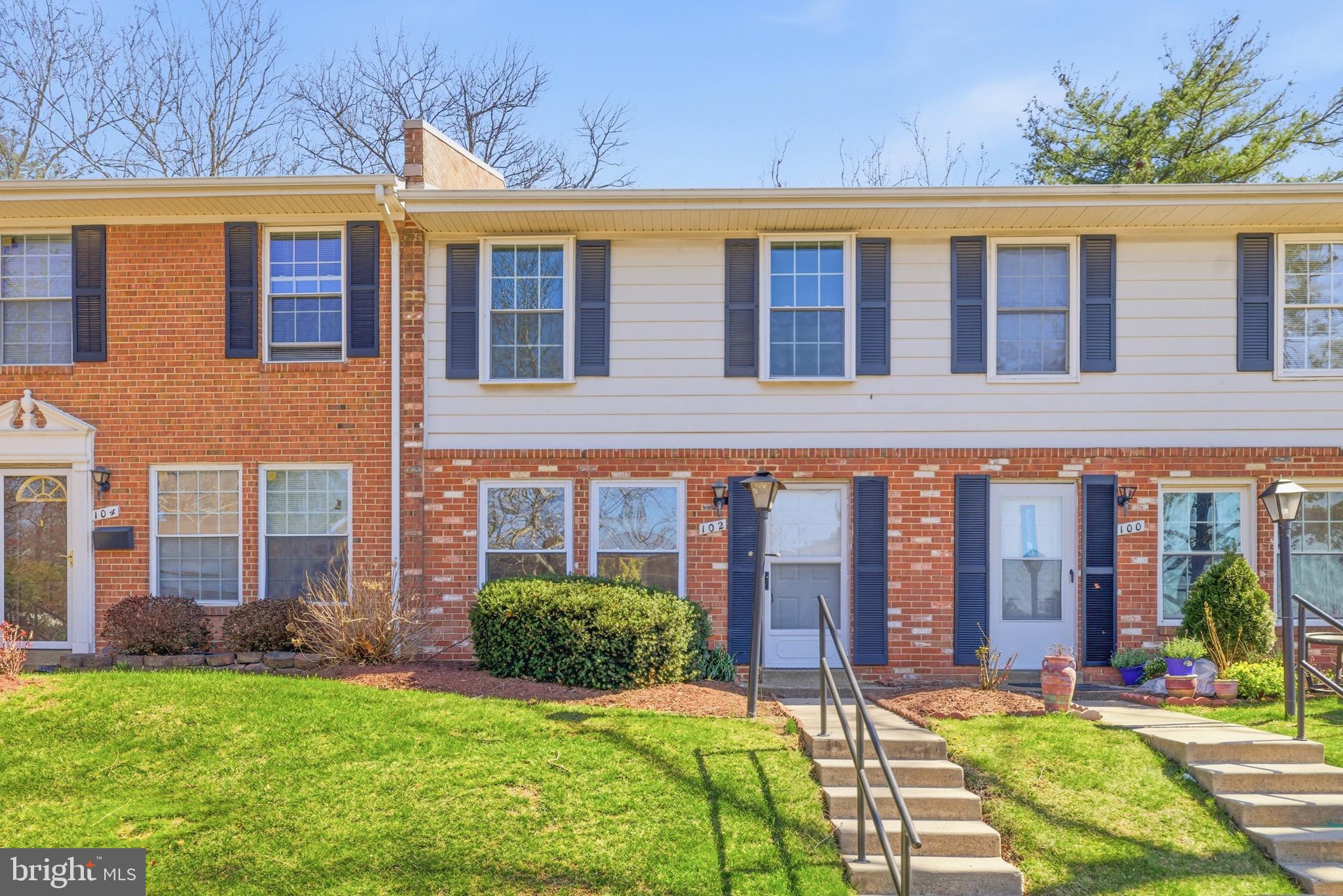 PEMBROOK OF LOUDOUN - Residential