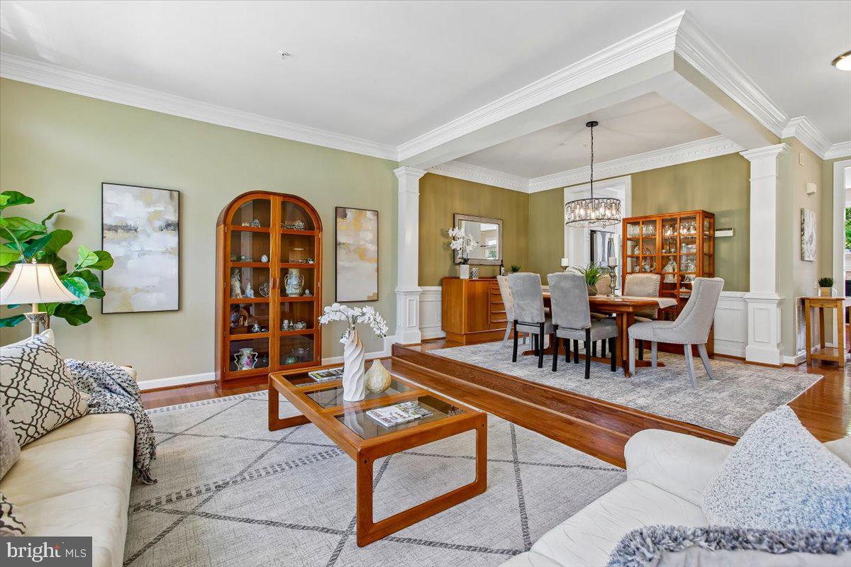 9574 LAGERSFIELD CIRCLE