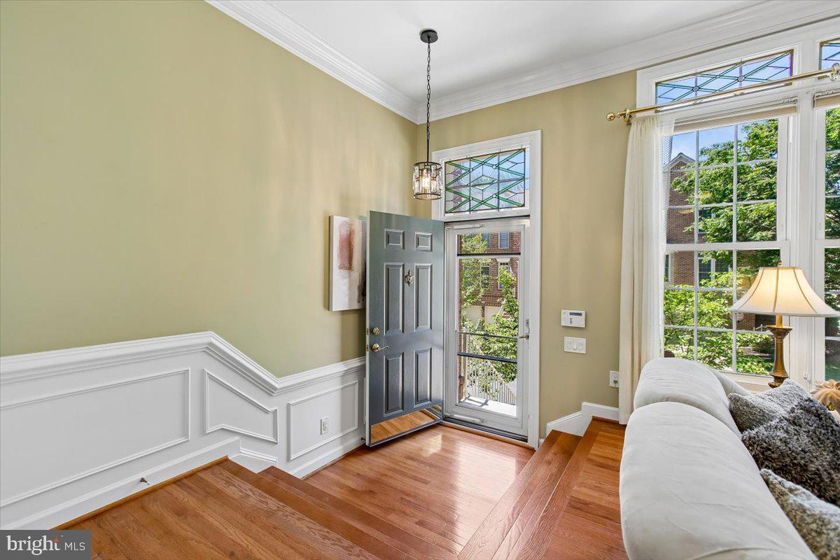 9574 LAGERSFIELD CIRCLE