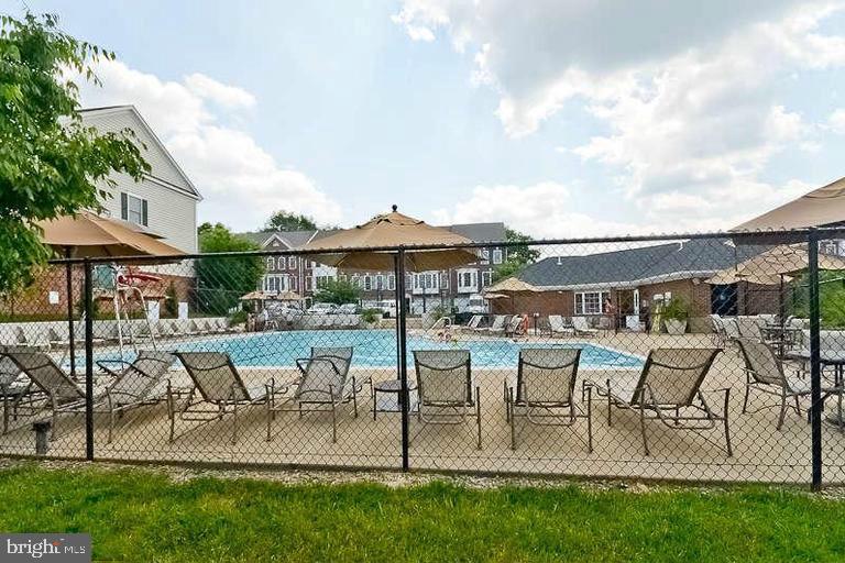 GROVE AT HUNTLEY MEADOWS - Residential Lease