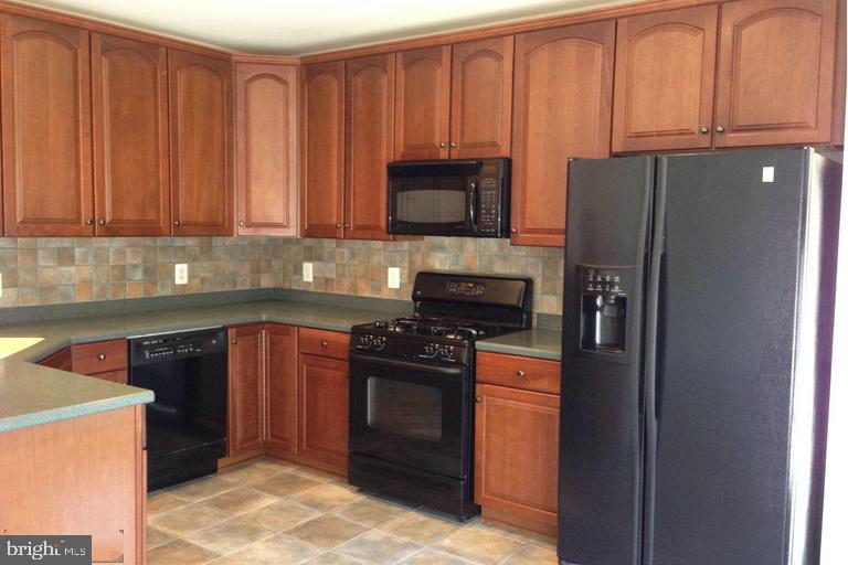 GROVE AT HUNTLEY MEADOWS - Residential Lease