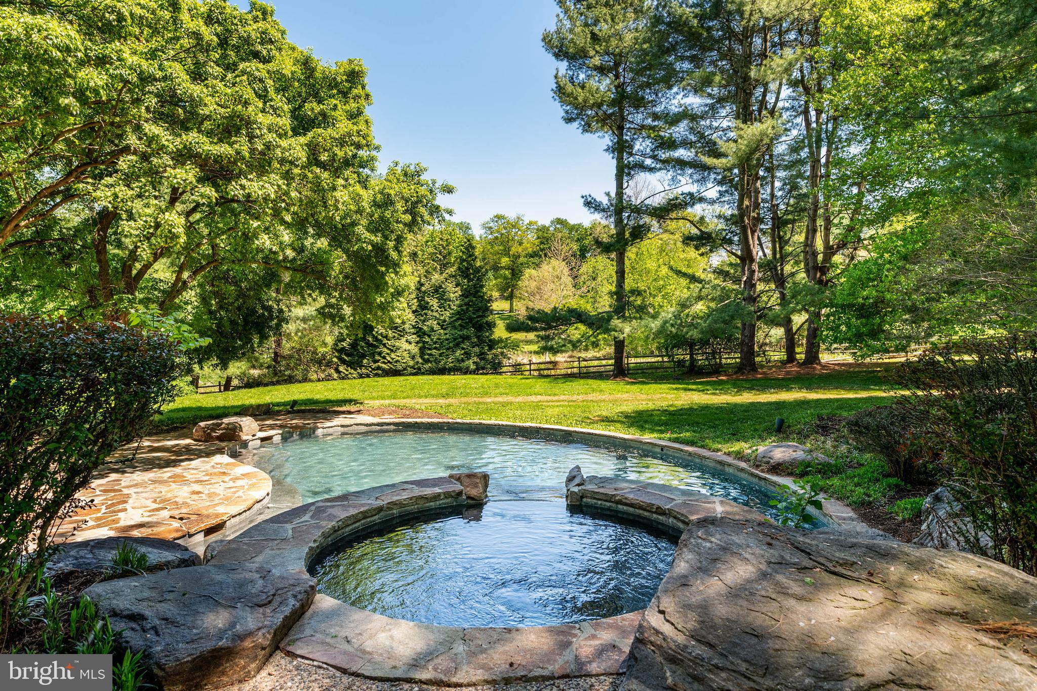 RADNOR HUNT - Residential