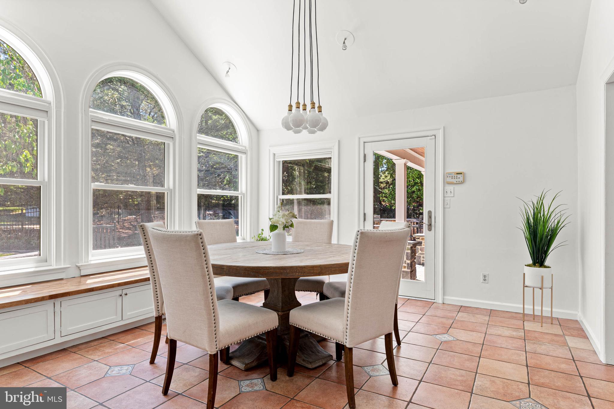 RADNOR HUNT - Residential