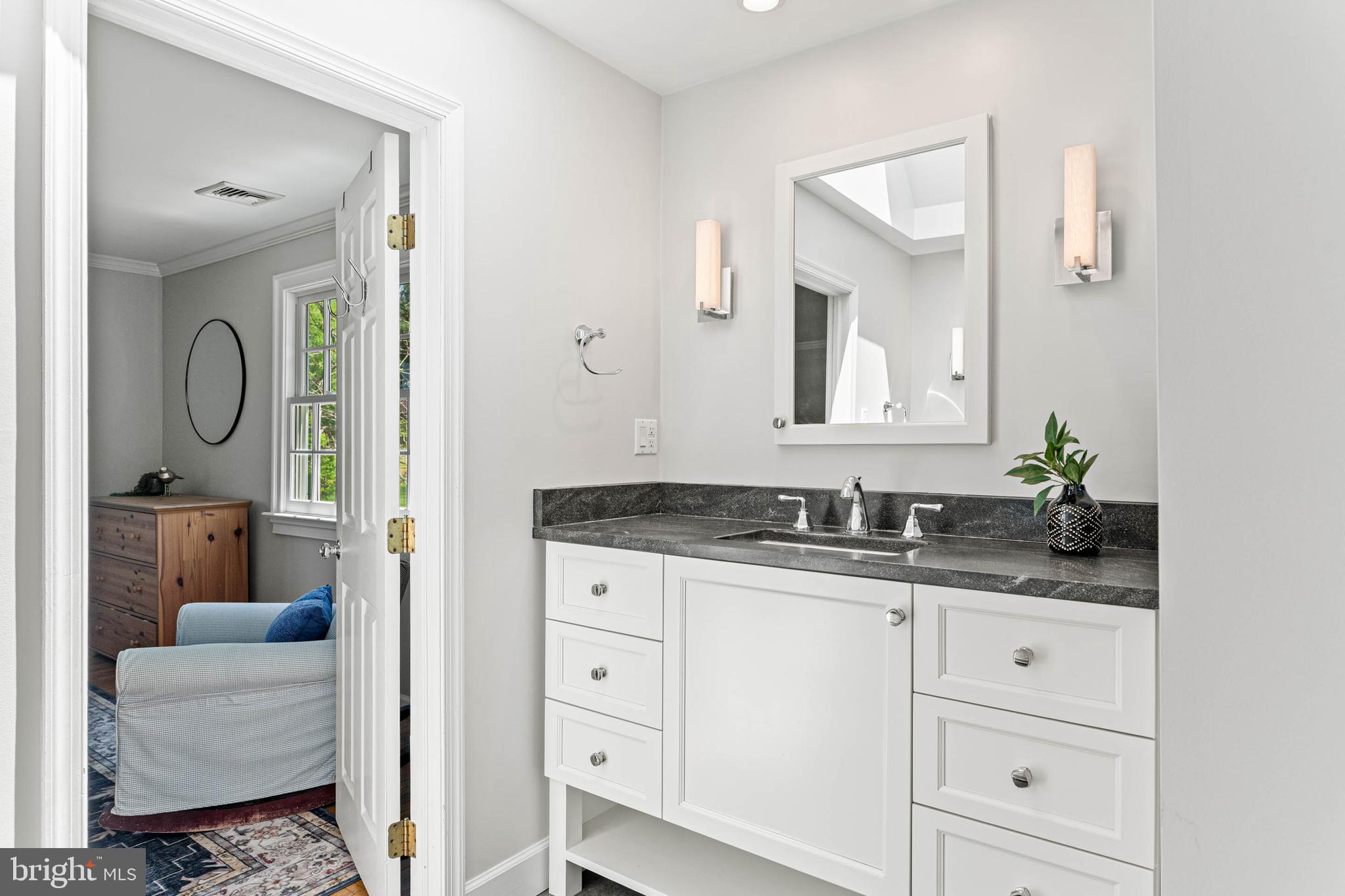 RADNOR HUNT - Residential