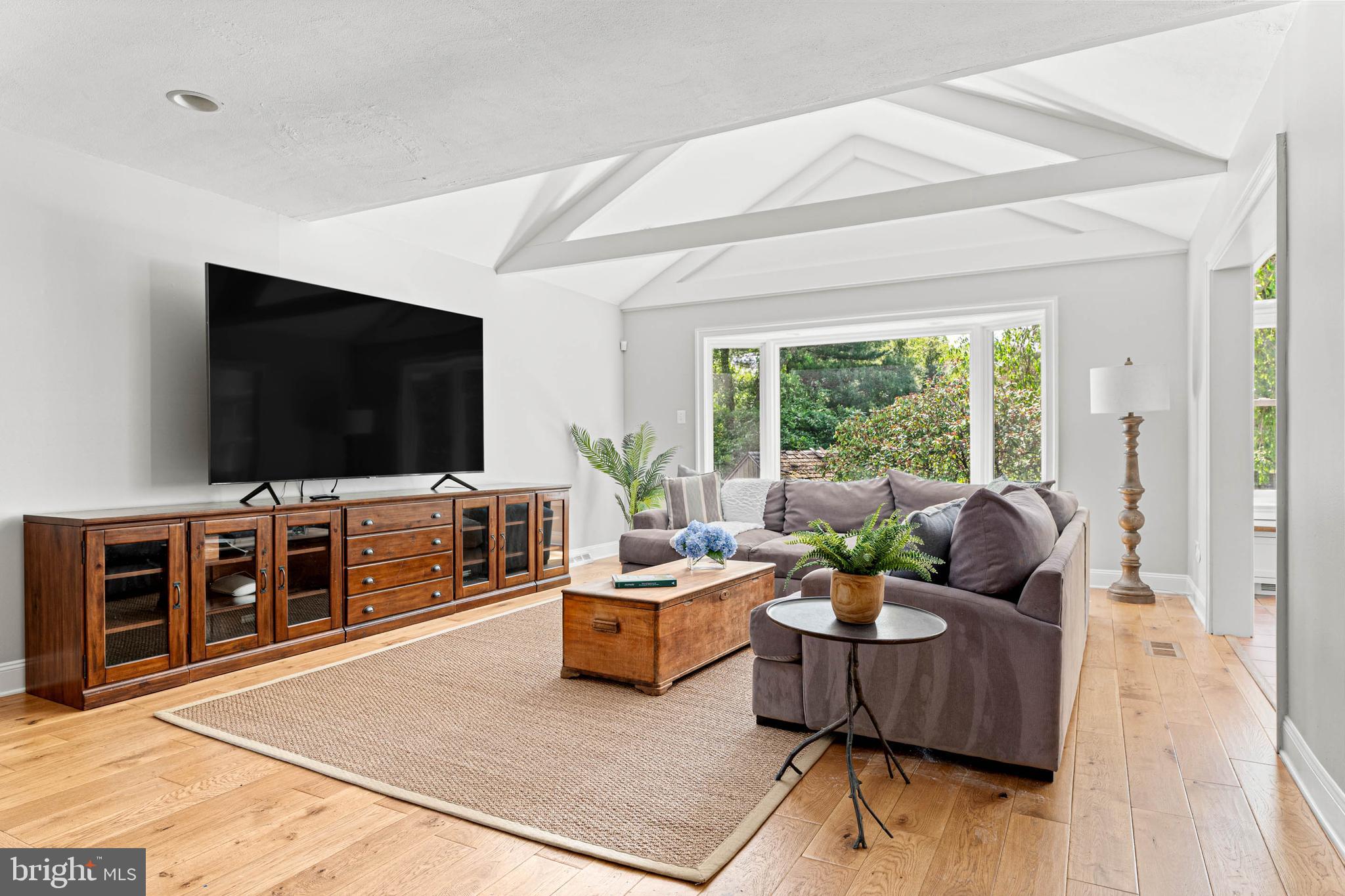 RADNOR HUNT - Residential