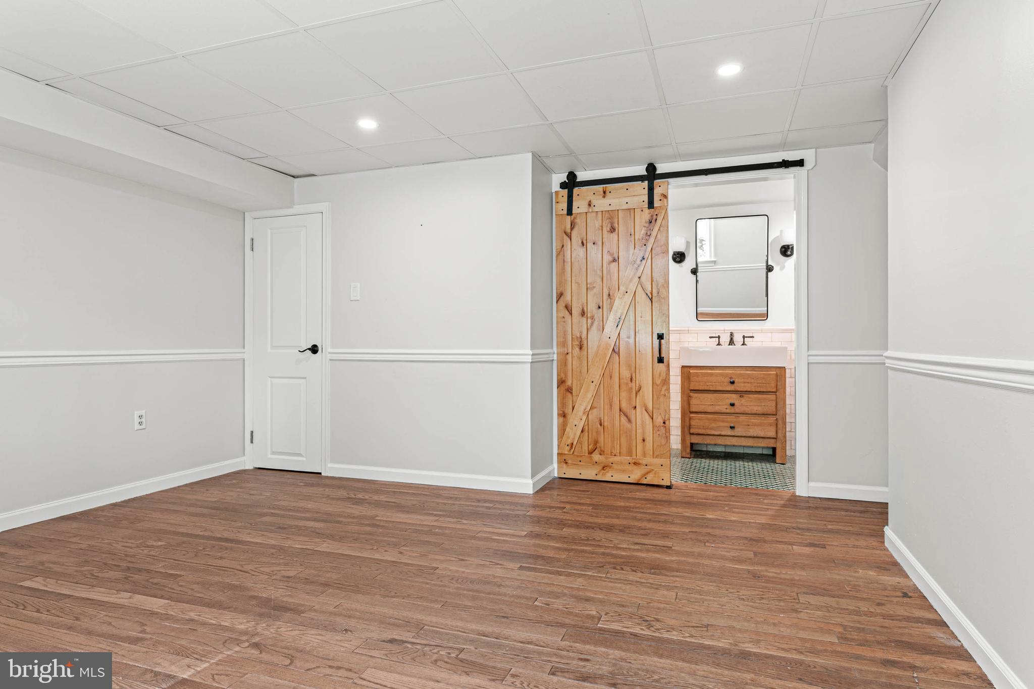 RADNOR HUNT - Residential