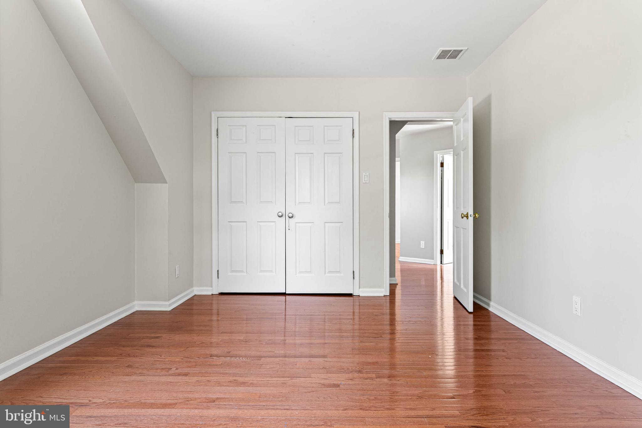 RADNOR HUNT - Residential