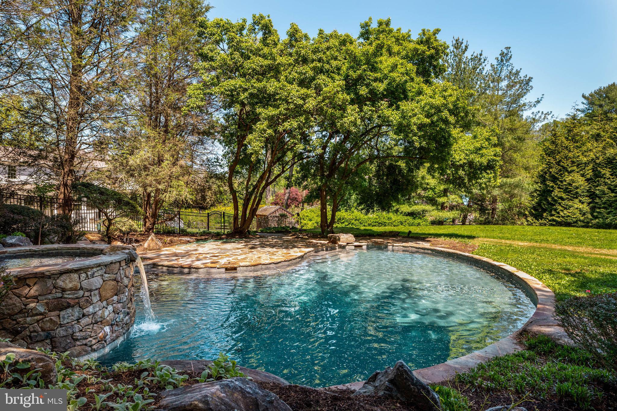 RADNOR HUNT - Residential