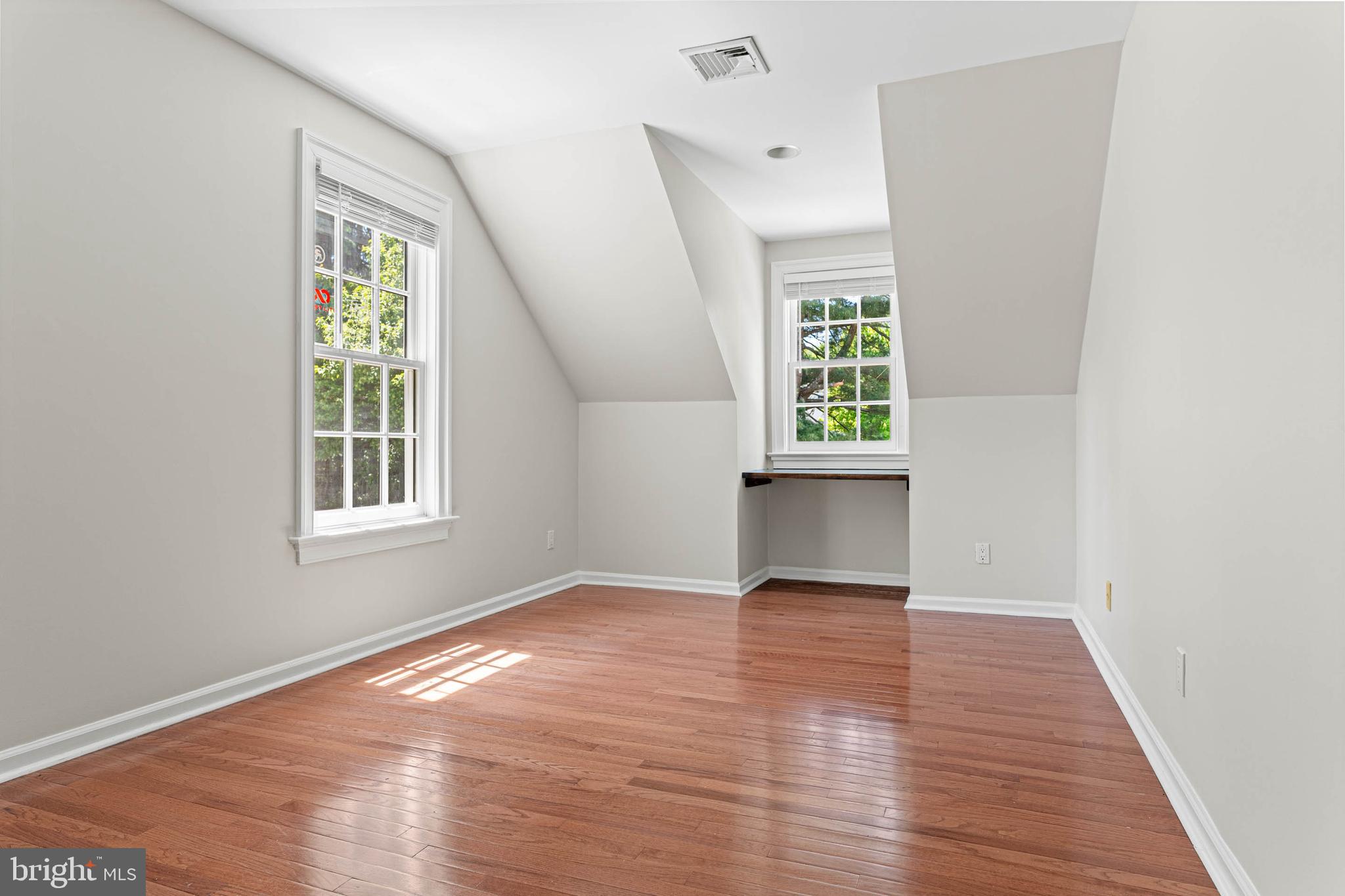 RADNOR HUNT - Residential