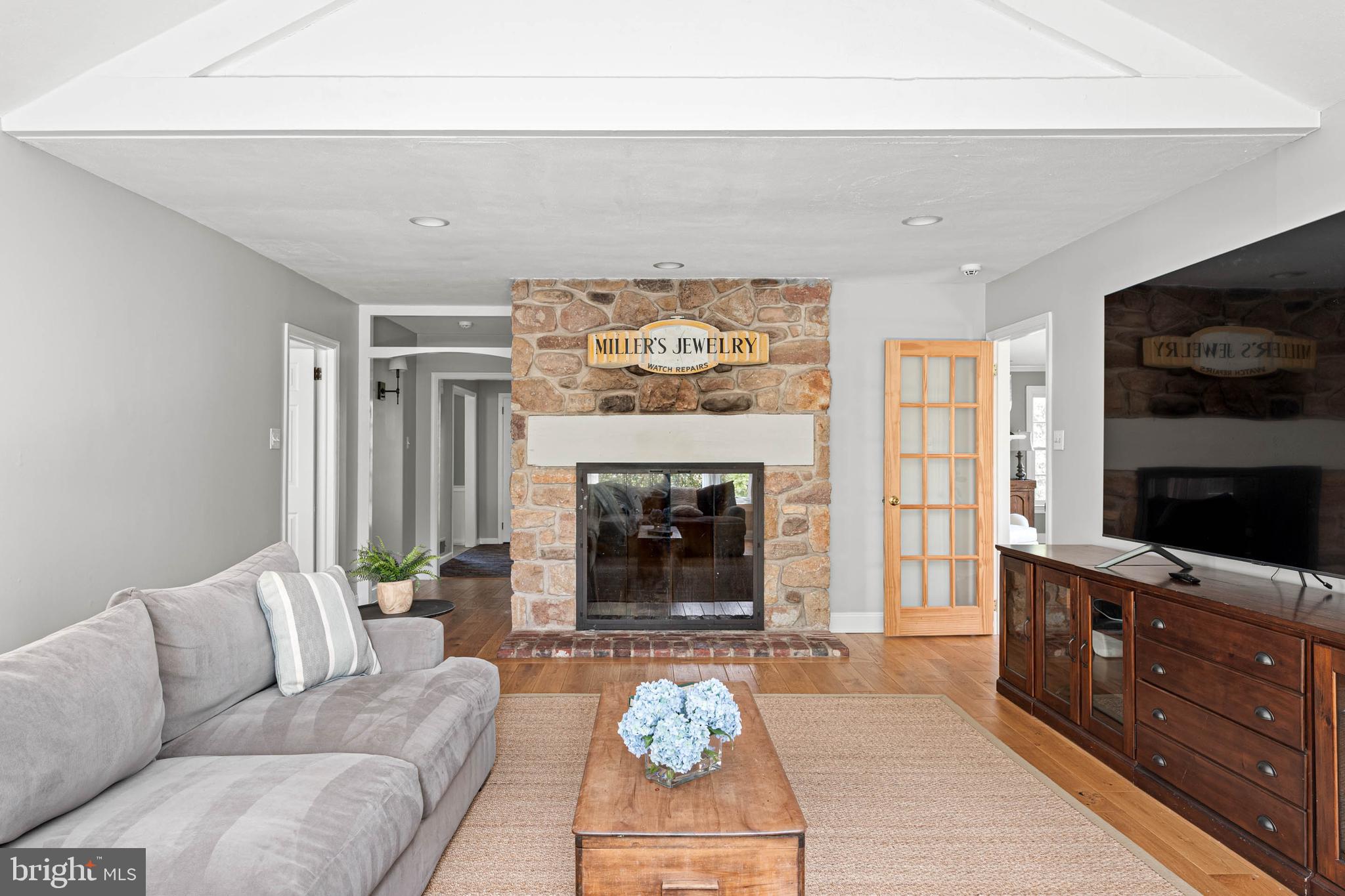 RADNOR HUNT - Residential