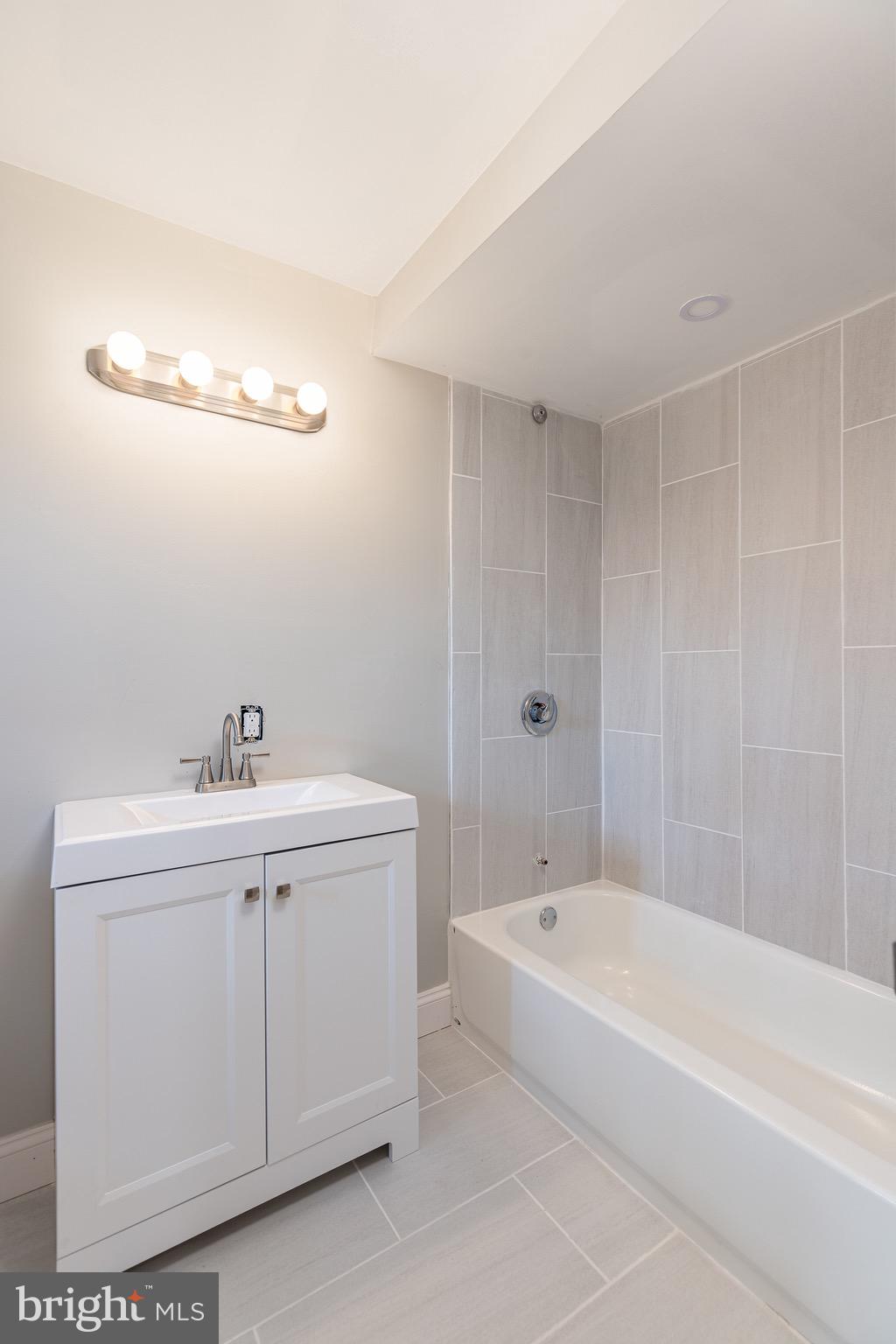 EAST BALTIMORE MIDWAY - Residential