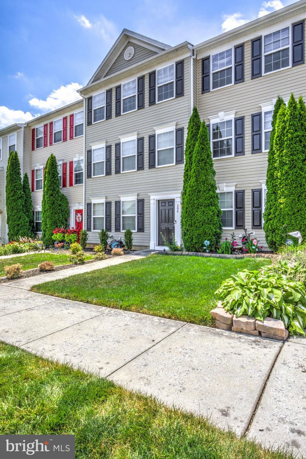 Photo of 306 Pennshire Drive, Lancaster, PA 17603 (MLS # PALA2052550)