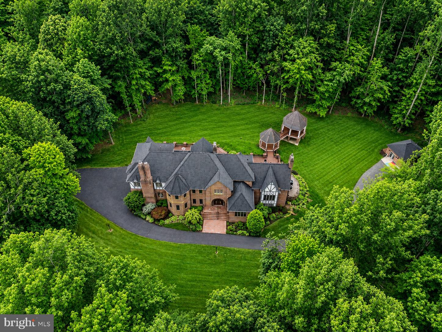 8015 EDDY BEND TRAIL