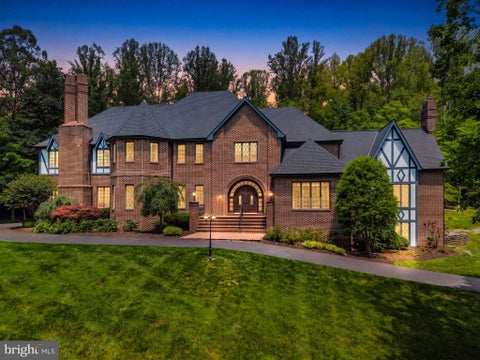 Homes For Sale - 8015 Eddy Bend Trail<br/> Fairfax County, FAIRFAX STATION, VA 22039