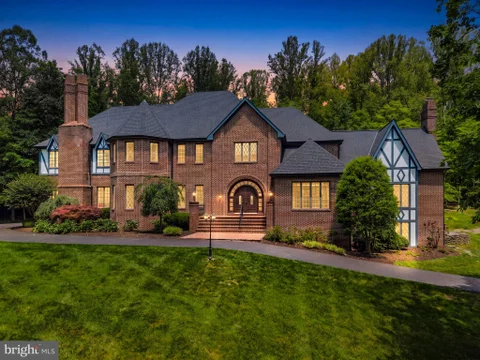 8015 Eddy Bend Trail, Fairfax Station, VA 22039 - #: VAFX2318312
