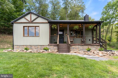 2192 Howards Lick Rd, Mathias, WV MLS: WVHD2002700